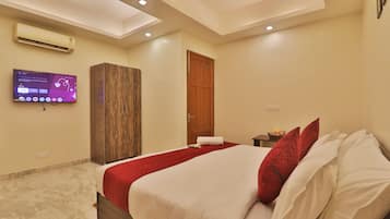 Double Room, Balcony, City View | Desk, laptop workspace, free WiFi