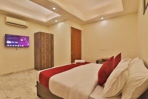 Double Room, Balcony, City View | Desk, laptop workspace, free WiFi