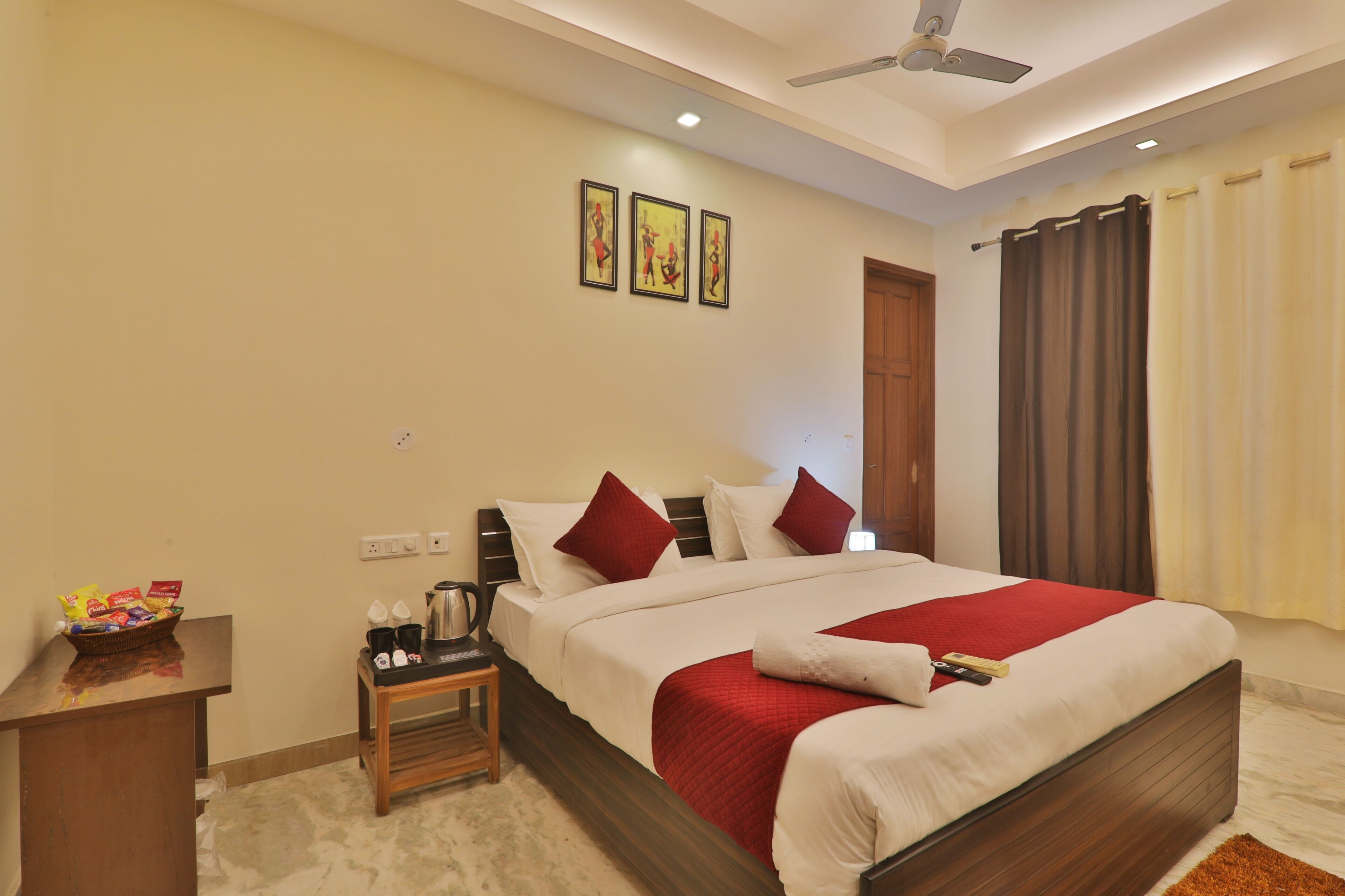 Habitación doble, balcón, vistas a la ciudad | Escritorio, espacio para trabajar con un portátil, wifi gratis