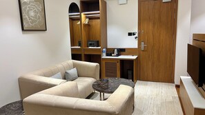 Suite | Living area - Pravasa Stay, Bapat Square (Indore)