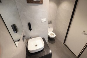 Articles de toilette gratuits, serviettes fournies, savon, shampoing