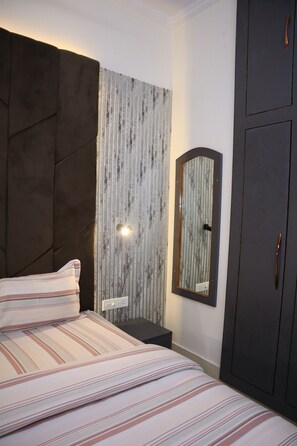 Deluxe Double Room | Living area - Mystic Kashi (Varanasi)