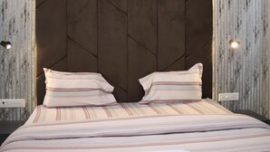 Deluxe Double Room | Living area - Mystic Kashi (Varanasi)