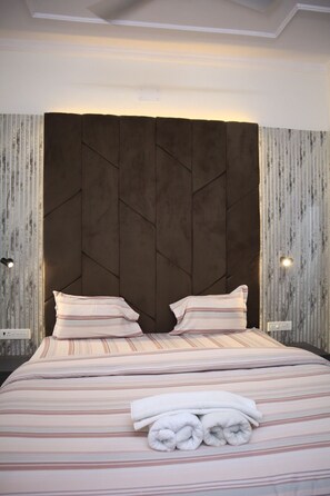 Deluxe Double Room | Living area - Mystic Kashi (Varanasi)