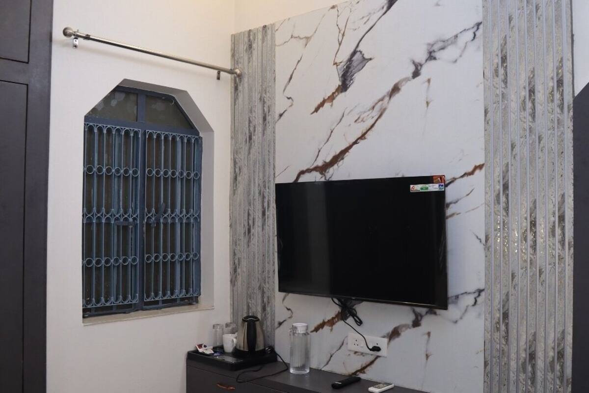 Deluxe Double Room | Living area