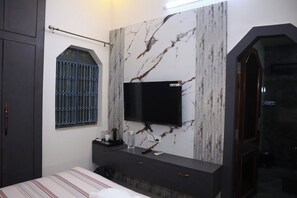 Deluxe Double Room | Living area - Mystic Kashi (Varanasi)