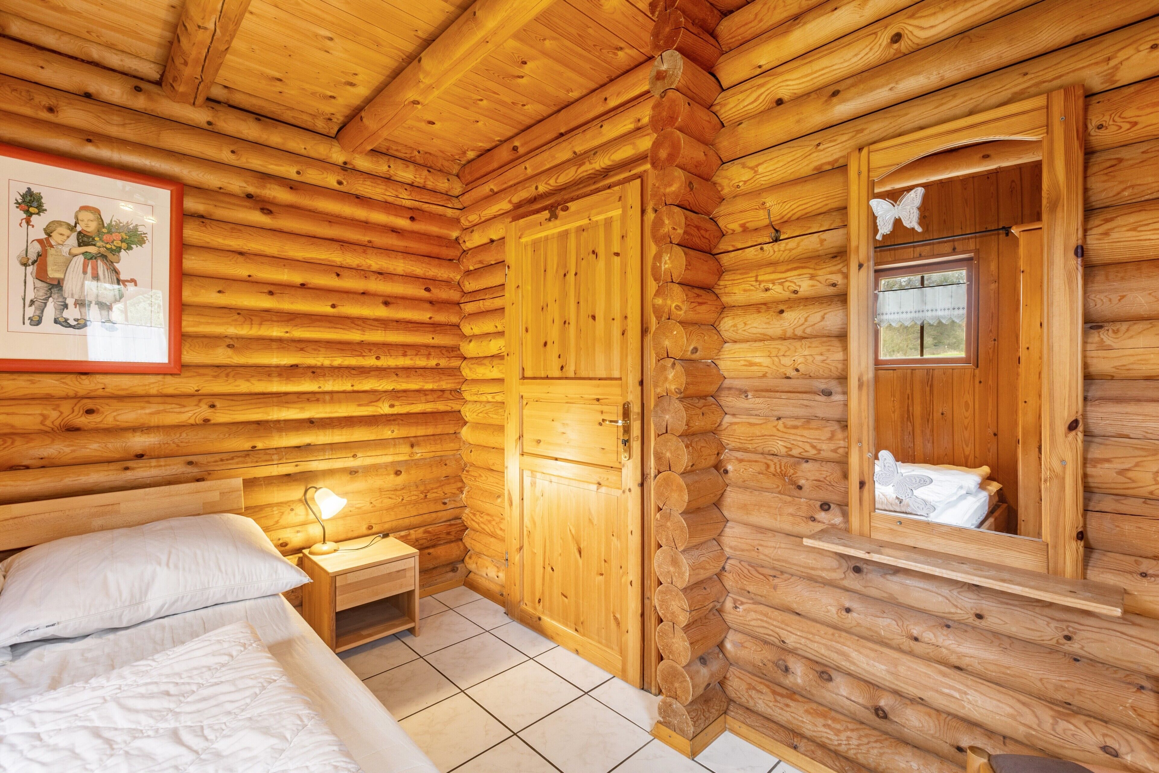 5 bedrooms, WiFi, bed sheets