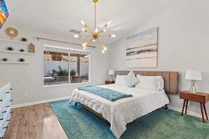 5 bedrooms, iron/ironing board, WiFi, bed sheets