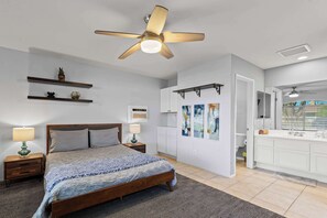 5 bedrooms, iron/ironing board, WiFi, bed sheets - The Deserts Best Kept Secret by Navigate Stays (Indio)