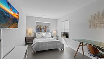 4 bedrooms, desk, iron/ironing board, WiFi