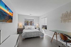 4 habitaciones, escritorio, tabla de planchar con plancha y wifi 