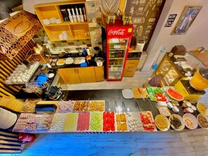 Tägliches inbegriffenes Frühstücksbuffet