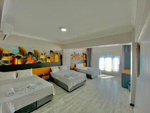 Laptopgeeigneter Arbeitsplatz, kostenloses WLAN