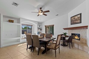 Dining - Navigate Stays Group Getaway w/ Jacuzzi/Pool/Games (Bermuda Dunes)