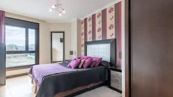 2 chambres, fer et planche Ă repasser, Wi-Fi, draps fournis