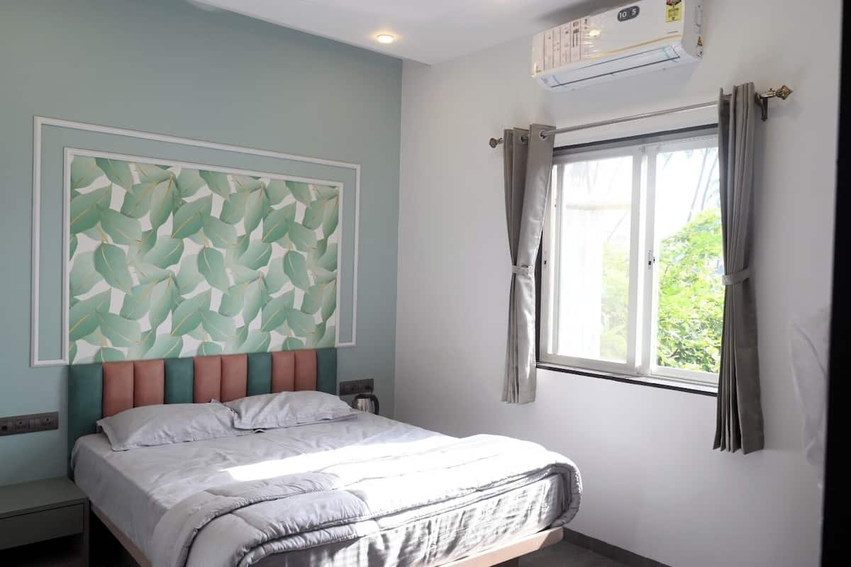Classic Room, Balcony | Laptop workspace, free WiFi