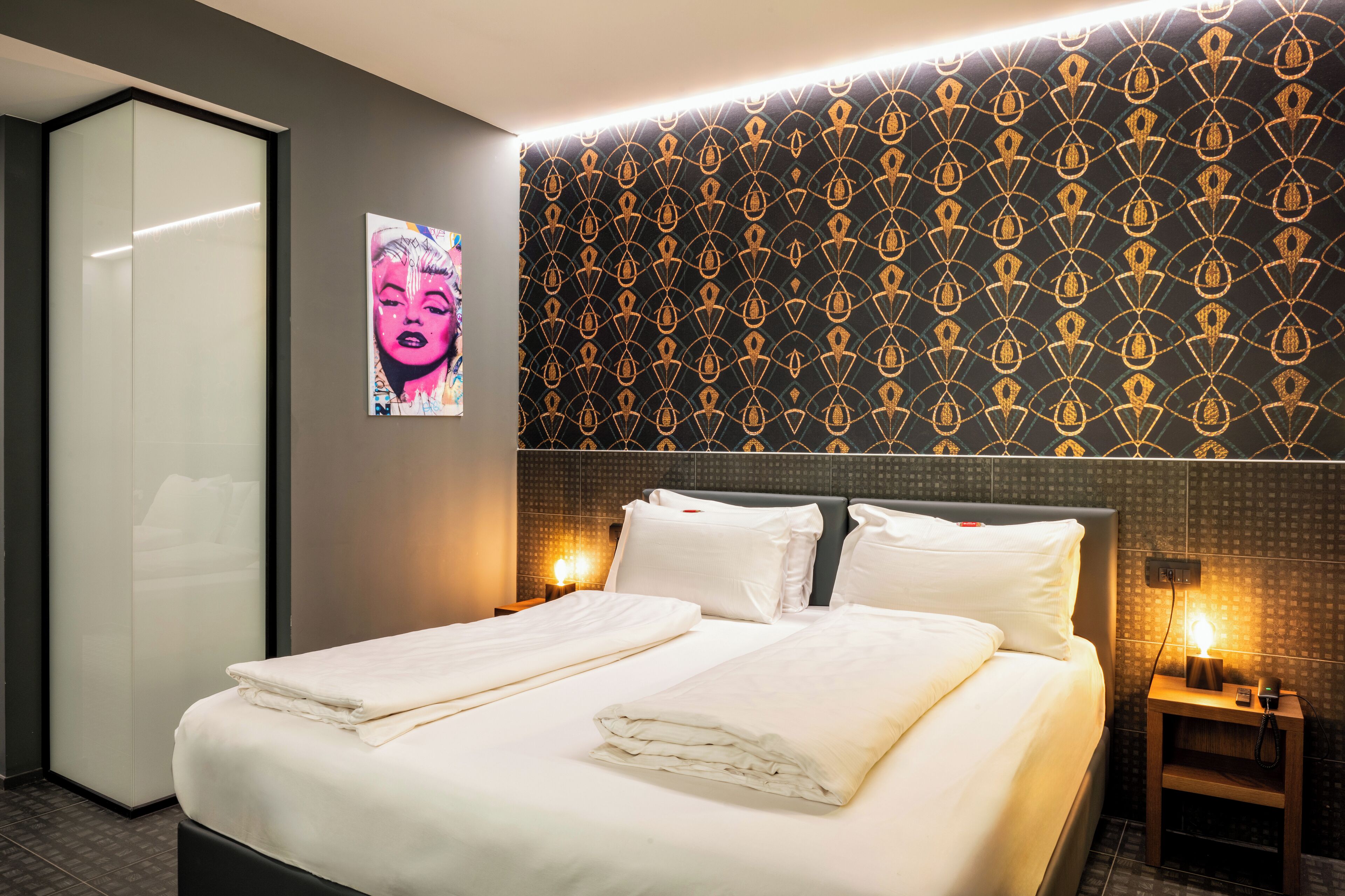 家庭房 | 迷你吧、客房内保险箱、熨斗/熨板、免费 WiFi