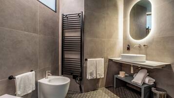 Junior-Suite, Balkon | Badezimmer