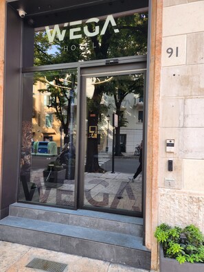 مدخل المنشأة