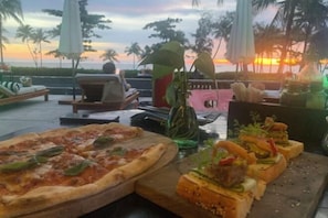 Restaurant - 9 bedrooms West Phu Quoc beach townhouse & swimming pools (Phu Quoc Island)