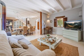 Televisie en een open haard