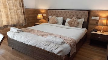 Deluxe Room | Free WiFi