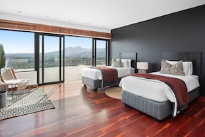 House (3 Bedrooms) | Interior - Restio View 11 (Cape Town)