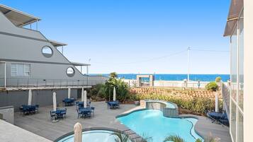 Apartment (3 Bedrooms) | Front of property