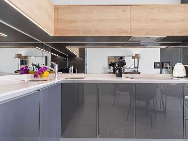 Apartment (1 Bedroom) | Interior