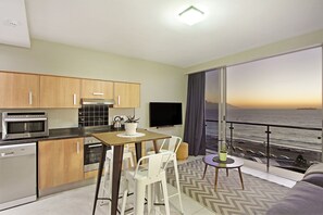 Interior - Infinity 404 (Cape Town)