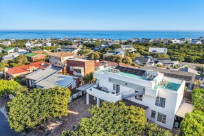 منزل (6 Bedrooms) | المنشأة من الداخل