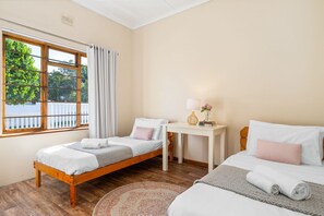 House (2 Bedrooms) | Interior - The Kleinmond Cottage (Kleinmond)