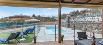 Vacation Home 'Vivienda 2' with Mountain View, Shared Pool and Shared Terrace