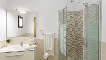 Shower, towels
