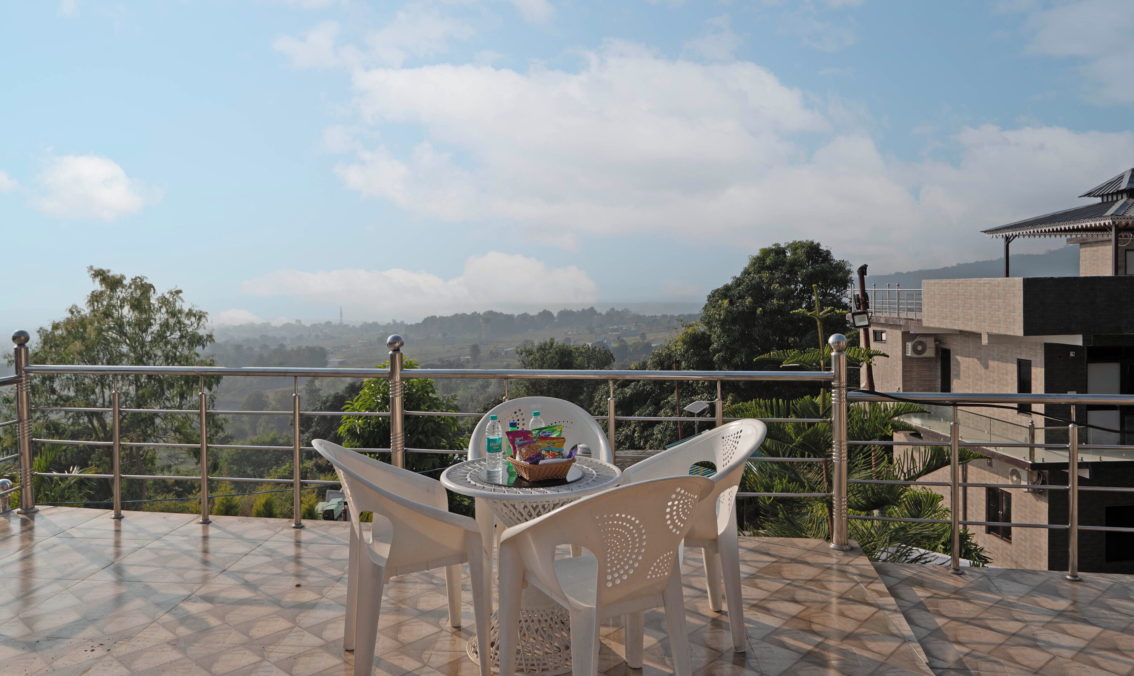 デラックス ダブルルーム | デスク、アイロン / アイロン台