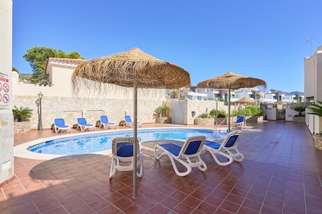Pool. Holiday Home 'Residencial Amaranto' with Sea View, Wi-Fi and Air Conditioning