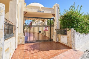 Property grounds - Holiday Home 'Residencial Amaranto' with Sea View, Wi-Fi and Air Conditioning (Nerja)