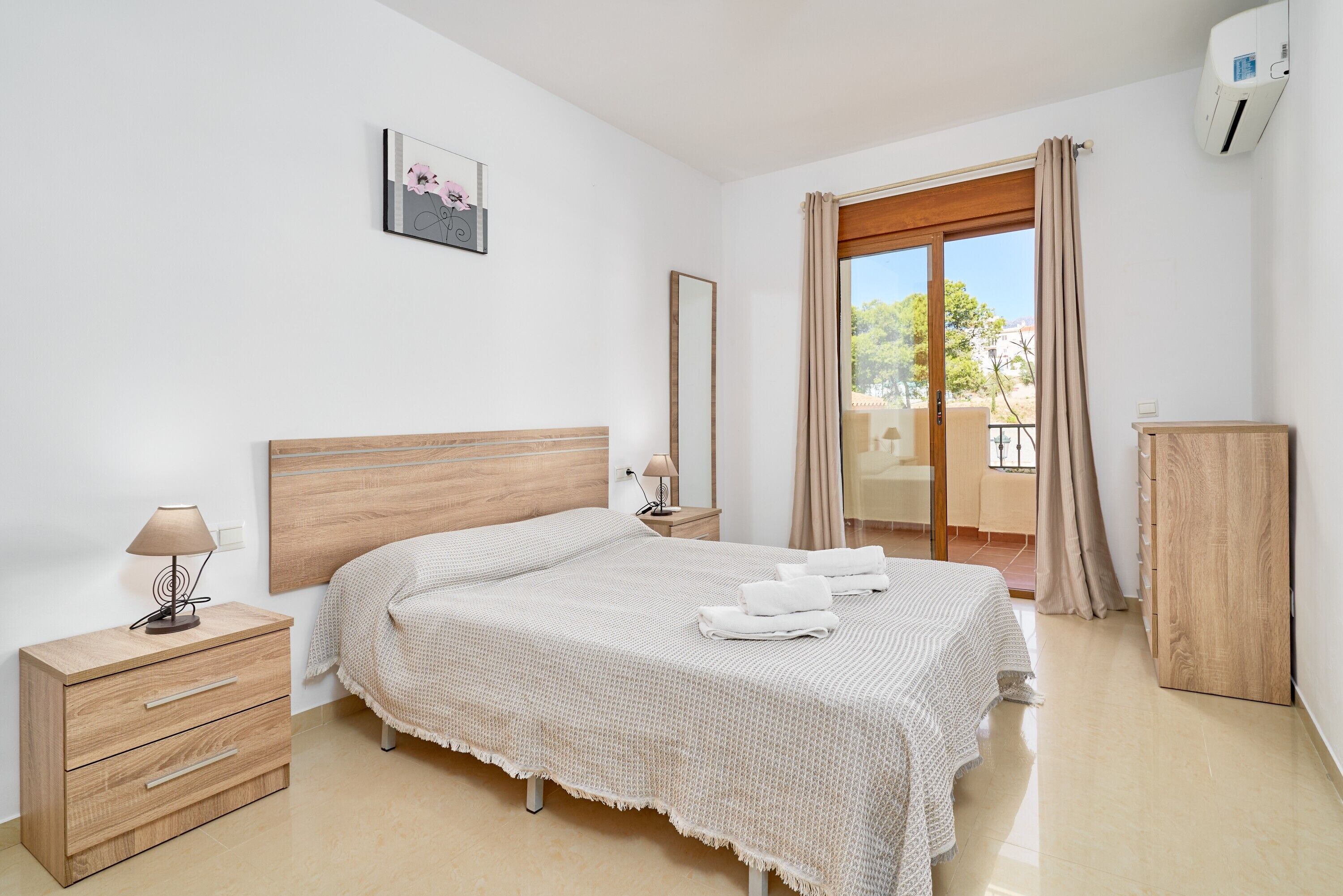 3 slaapkamers, een strijkplank/strijkijzer, wifi, beddengoed