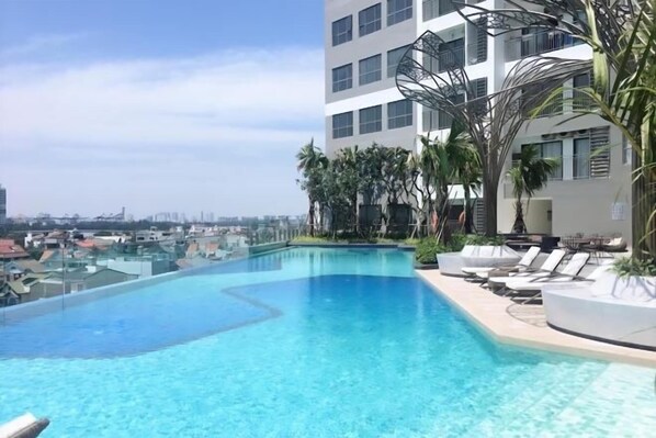 Outdoor pool - Solina Home Sun Anvenue Apartment (Ho Chi Minh City)