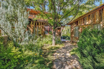 Creekside Cowa-Bungalow | Moab Studio w/ Soaking Tub