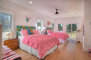 6 bedrooms, desk, iron/ironing board, free WiFi