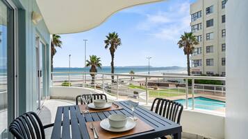 Apartment (3 Bedrooms) | Front of property