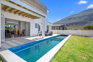 House (3 Bedrooms) | Front of property - Metalasia Four (Betty's Bay)