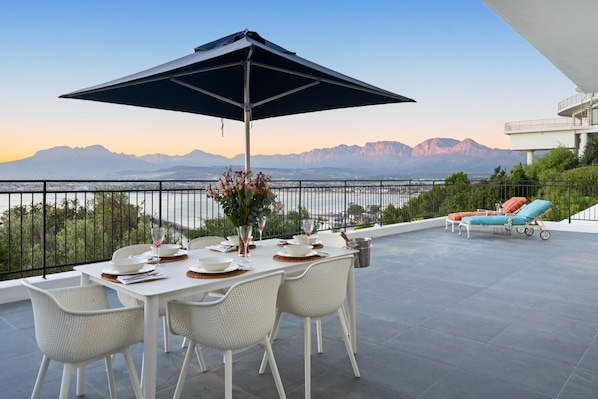 Apartment (1 Bedroom) | Front of property - Suikerbossie 52 (Cape Town)