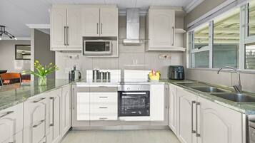 Rumah (4 Bedrooms) | Interior