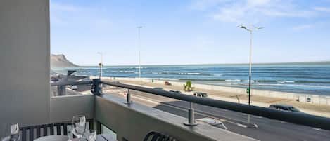 Apartment (2 Bedrooms) | Front of property