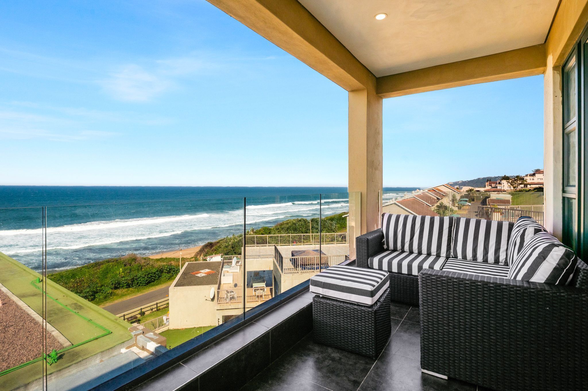 Apartment (3 Bedrooms) | Front of property