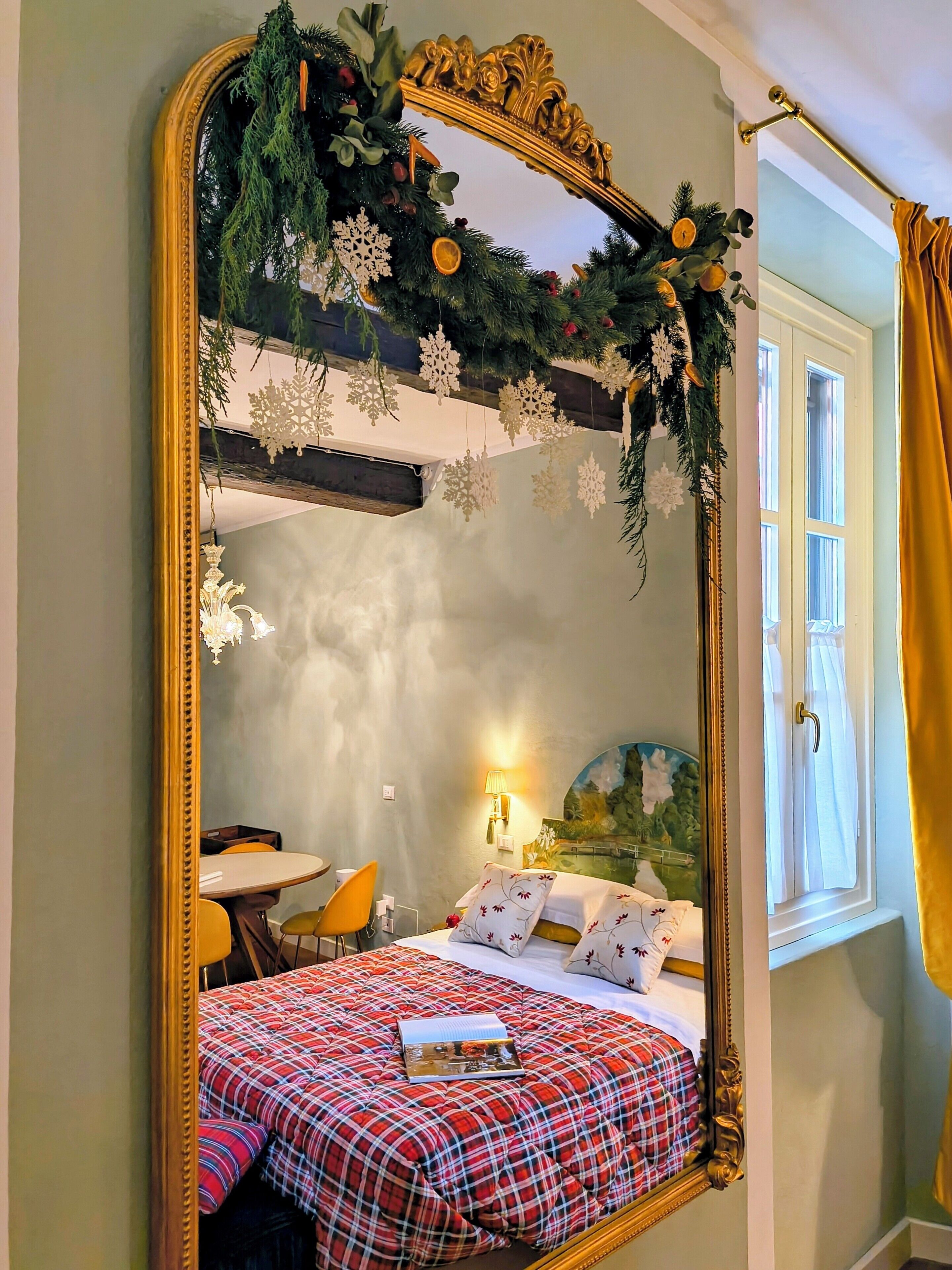 1 室のベッドルーム、セーフティボックス (室内)、デスク、アイロン / アイロン台