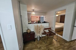 Exterior - Yongsan Hyochang Park 3 minutes, breakfast included, luggage storage service, (Seoul)