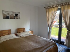 1 bedroom, WiFi, bed sheets